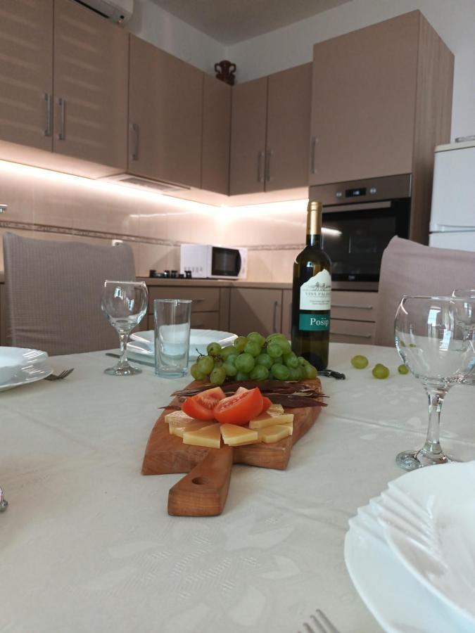 Apartment Ljube Omiš Zewnętrze zdjęcie